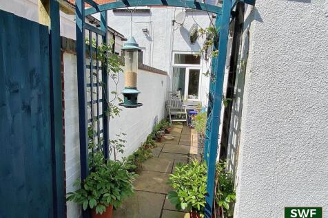 Side passage.jpg