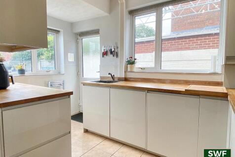 Kitchen1.jpg