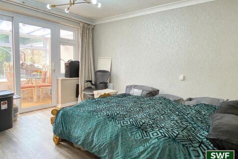 Bedroom1.jpg