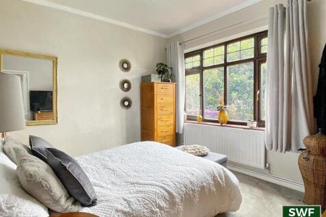 Bed1.1.jpg