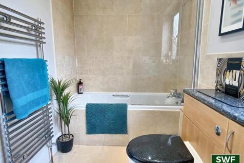 Bathroom4.jpg