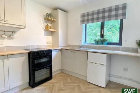 Kitchen2.jpg