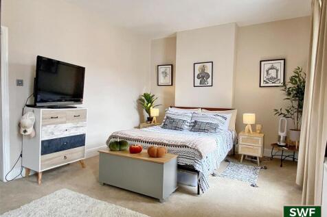 Bedroom1.2.jpg