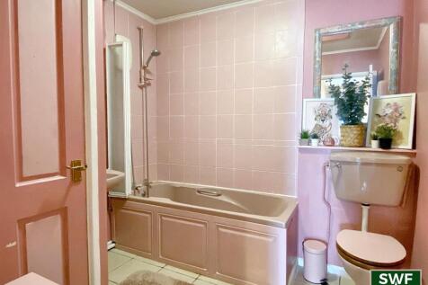 Annex bathroom1.jpg