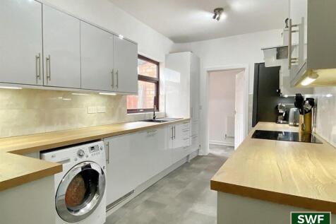 Kitchen2.jpg