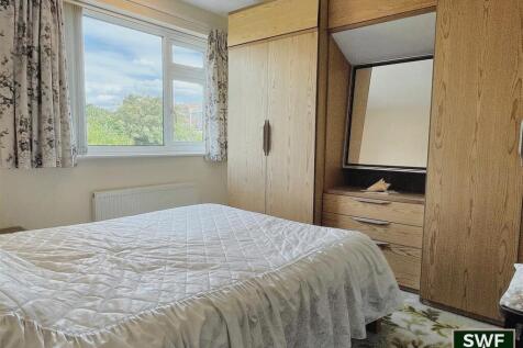bedroom2.jpg