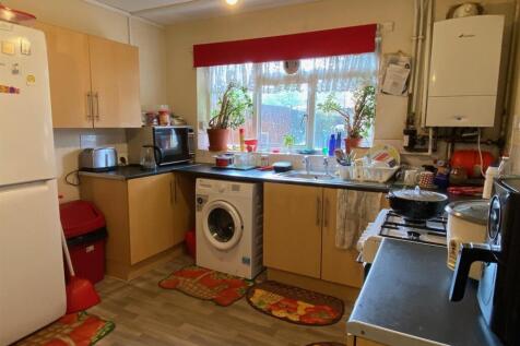 Kitchen2.jpg