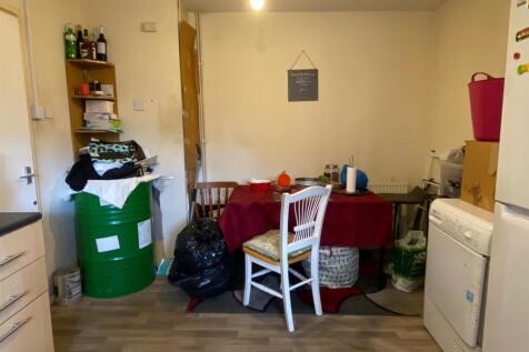 Kitchen1.jpg