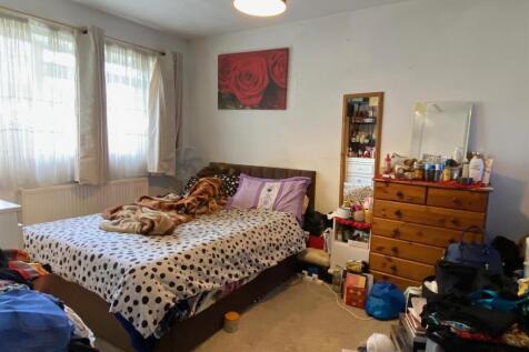 Bed1.jpg