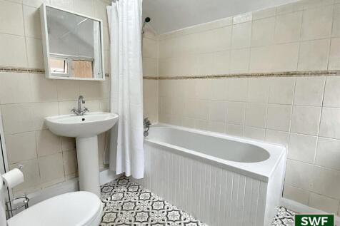 Bathroom1.jpg