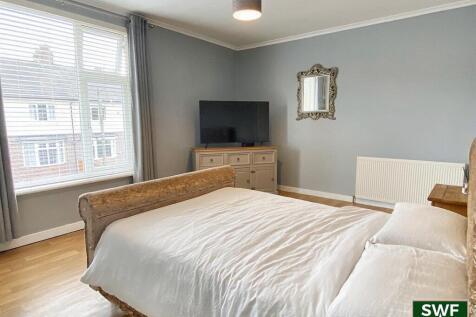 Bedroom1.1.jpg