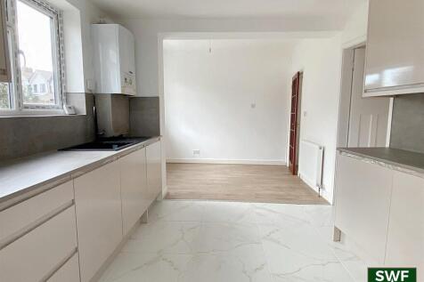 Kitchen3.jpg