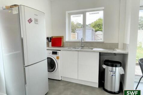 Kitchen3.jpg