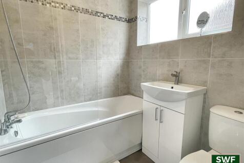 Bathroom2.jpg