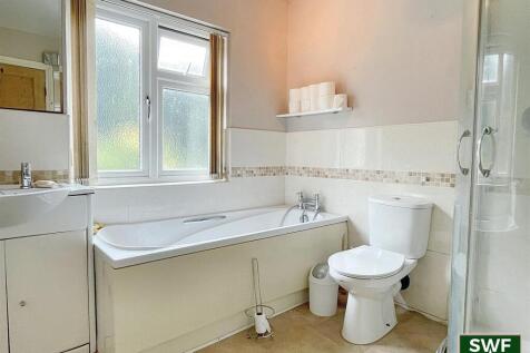 BATHROOM (1).jpg