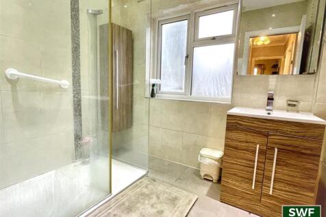 Shower room1.jpg