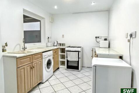 Kitchen3.jpg