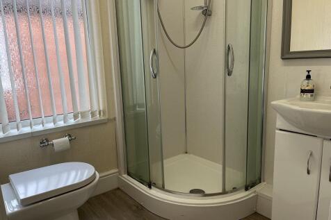 Shared Shower Room.JPG