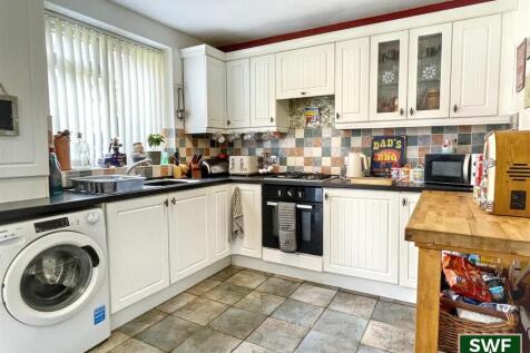 Kitchen1.jpg
