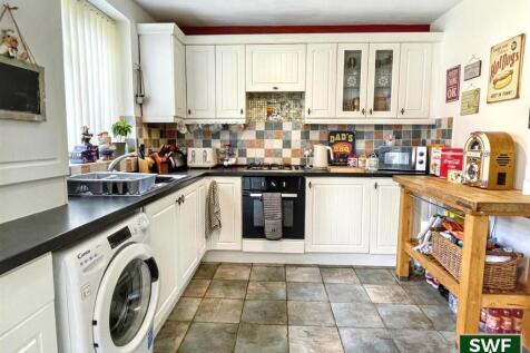 Kitchen2.jpg