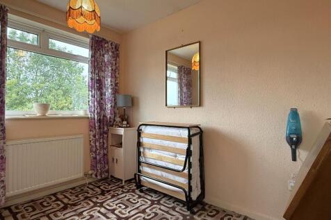 bedroom2.JPG
