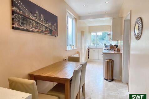 Kitchen2.jpg