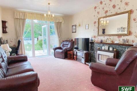 Living Room3.jpg