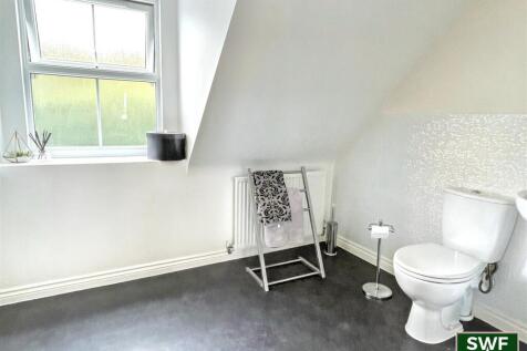 Ensuite1.jpg