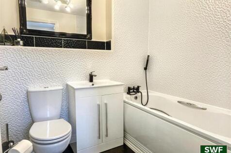 Bathroom1.jpg