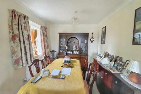 Dining room.jpg