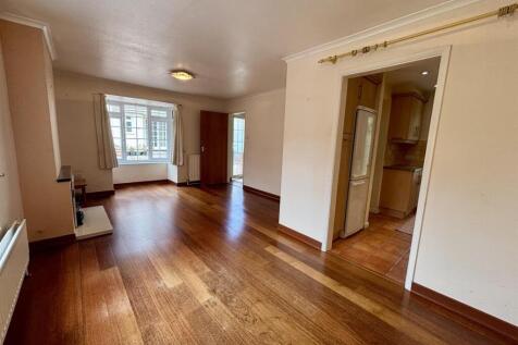 Living room 2.jpg