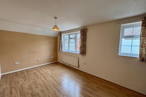 Bedroom 1.jpg