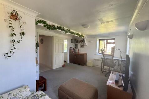 Living room 3.jpg