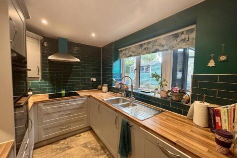 Kitchen 3.jpg