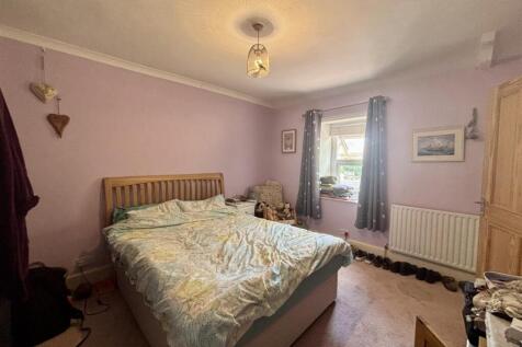 Bedroom 2 2.jpg