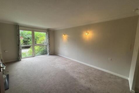 Living room 2.jpg