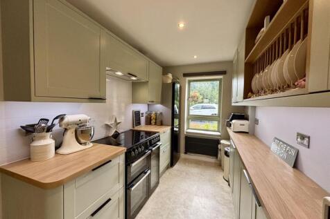 Kitchen 2.jpg