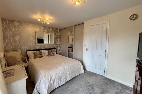 Bedroom 2 3.jpg