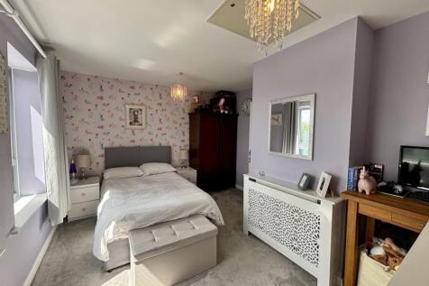 Bedroom 4 3.jpg