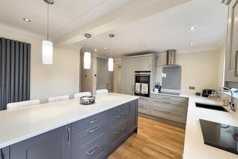 Kitchen 4.jpg