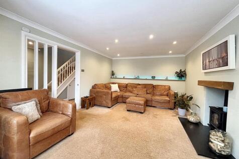 Living room 2.jpg