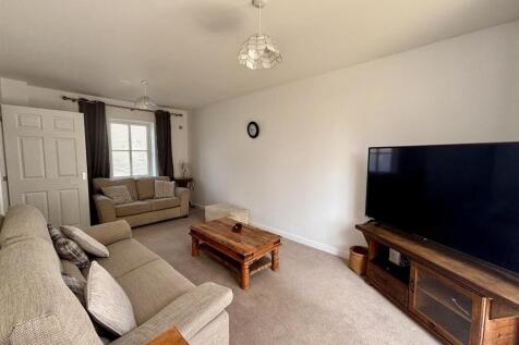 Living room 3.jpg