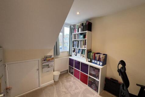 Bedroom 5.jpg