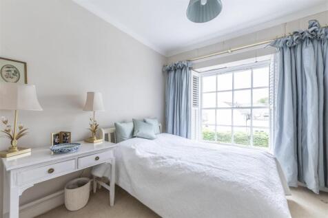 Bedroom 1.jpg