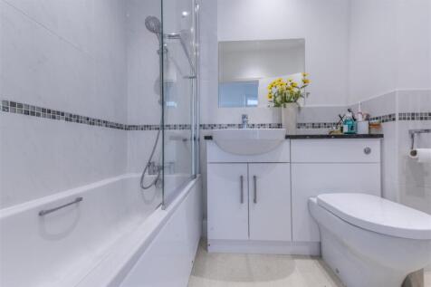 Bathroom.jpg