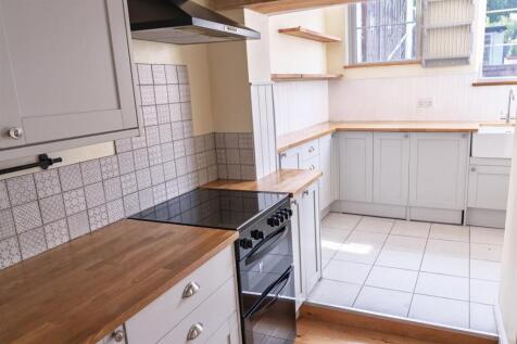 3 - Kitchen.jpg