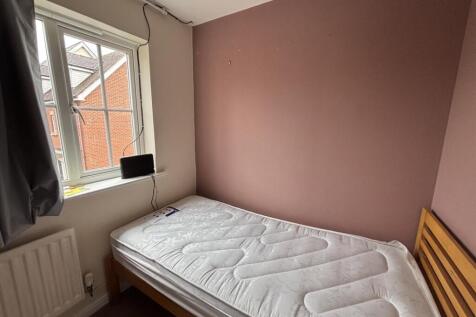 Bed 5 new.jpg