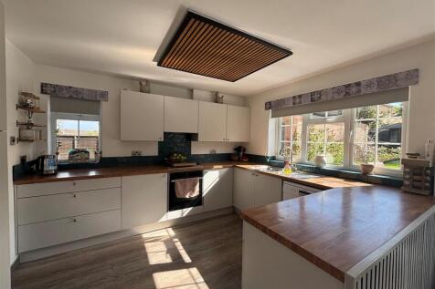 kitchen....jpg
