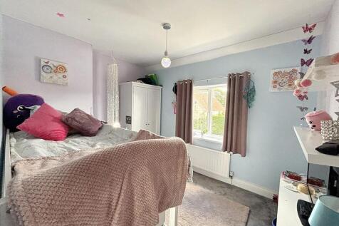 Bedroom 2 2.jpg