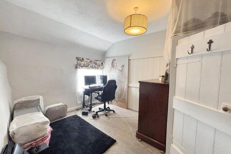 Bedroom 2.jpg